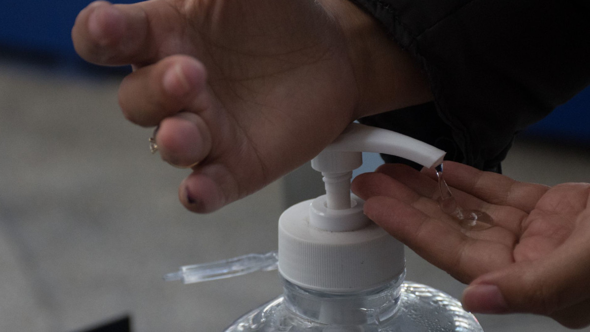 EU extiende alerta de importación a todo gel antibacterial hecho en México