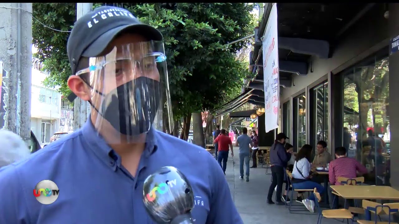 Restaurantes en CDMX ponen mesas hasta en ¡cajones del parquímetro!