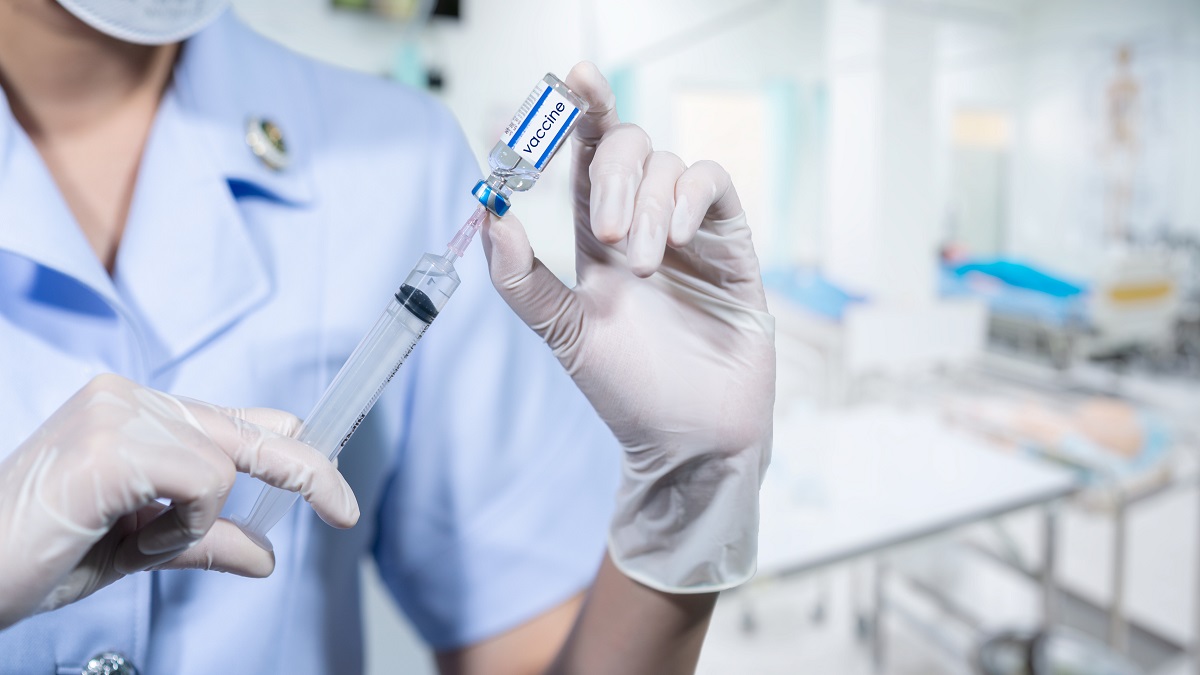 Francia recomienda una dosis de vacuna contra COVID-19, a quienes ya se contagiaron