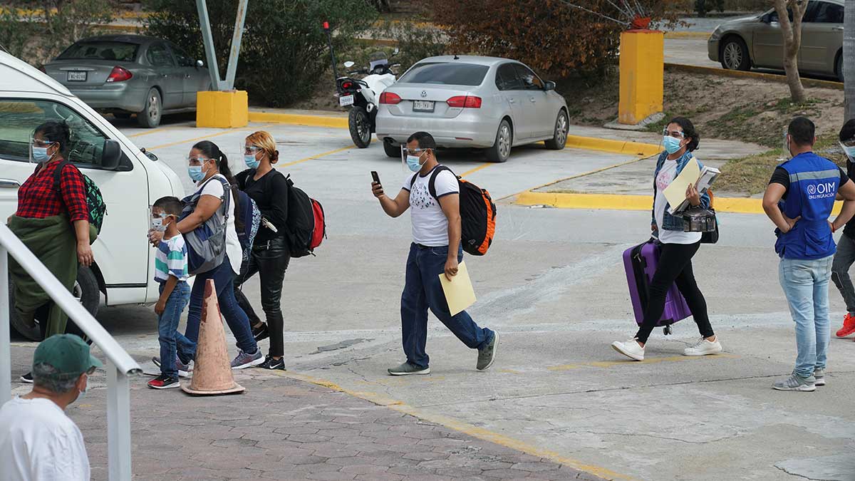 Ingresan a EU los primeros solicitantes de asilo del campamento de Matamoros