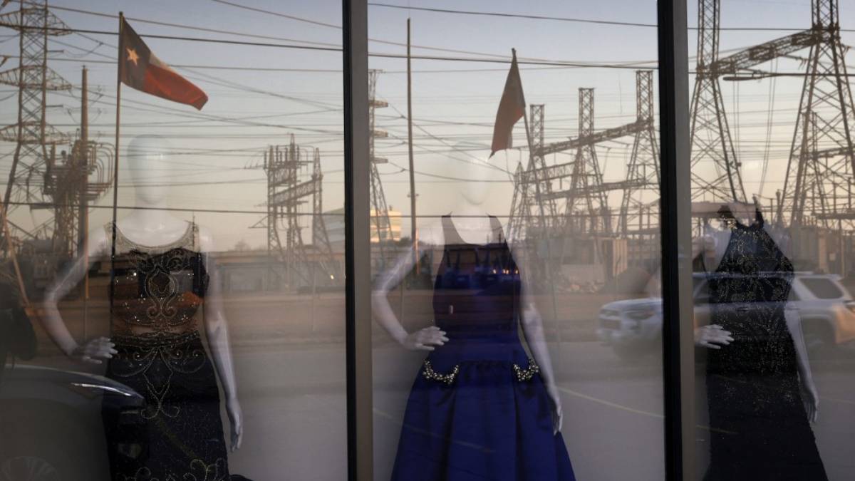Tras tormenta invernal, texanos denuncian excesivos cobros por energía eléctrica
