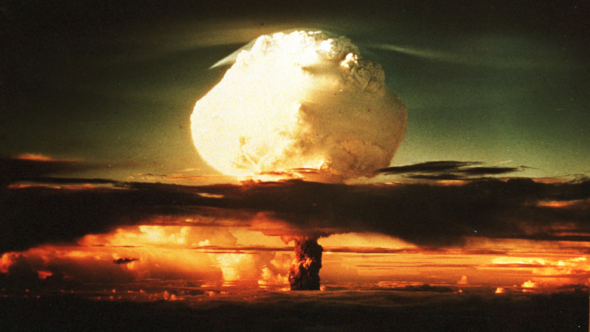 Reino Unido aumentará arsenal de armas nucleares; señala a Rusia y China como amenazas