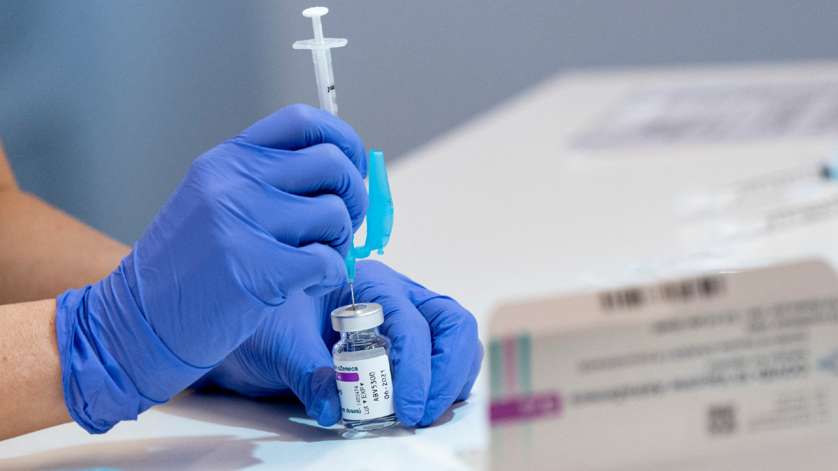 Continúan negociaciones: México pide a EU “préstamo” de vacunas de AstraZeneca