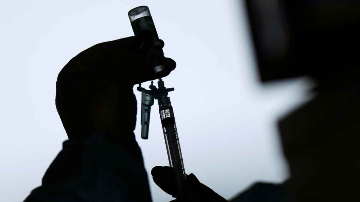 Prematuro y poco realista, creer que se vencerá al COVID-19 en 2021: OMS