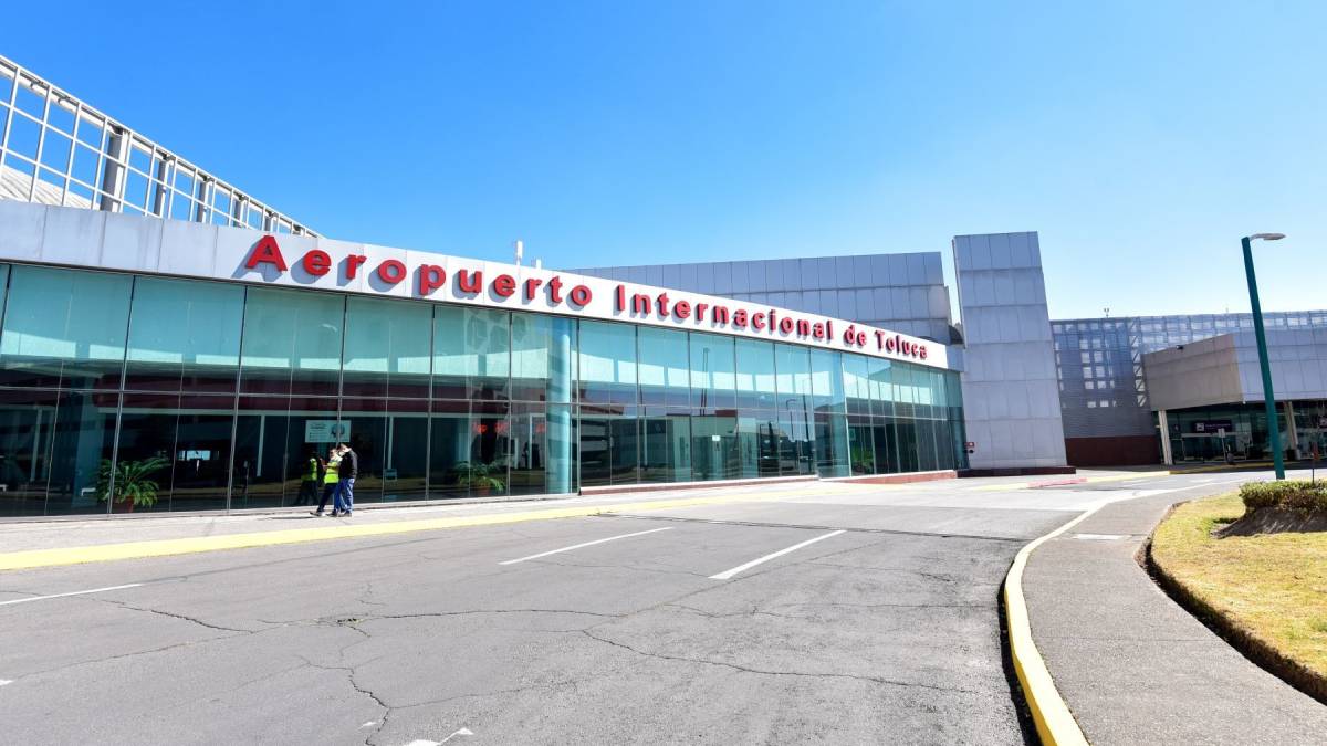 Aeronave aterriza de emergencia en el Aeropuerto de Toluca; no hay heridos