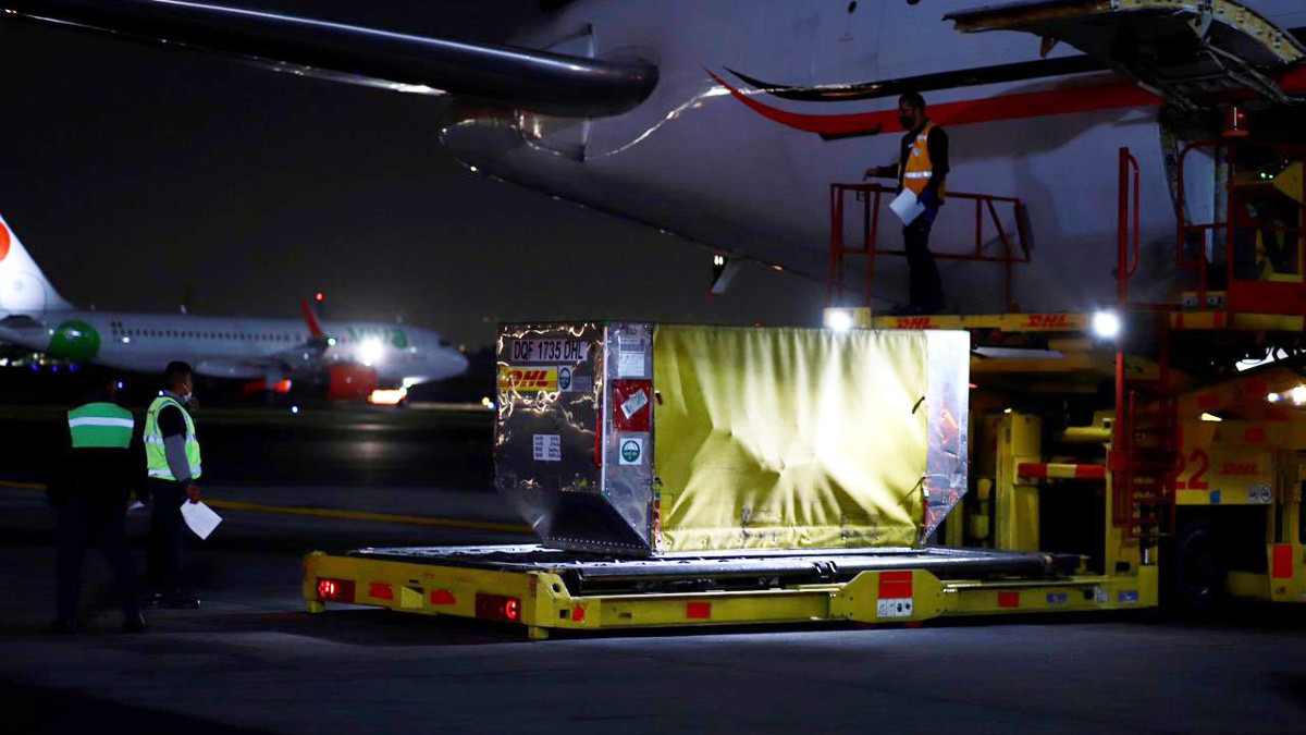 Llegan a México otras 487 mil 500 dosis de la vacuna de Pfizer contra COVID-19