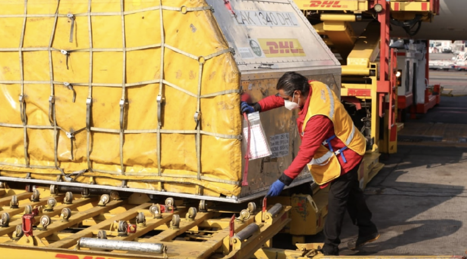 México recibe lote de 250 mil vacunas anticovid de Pfizer