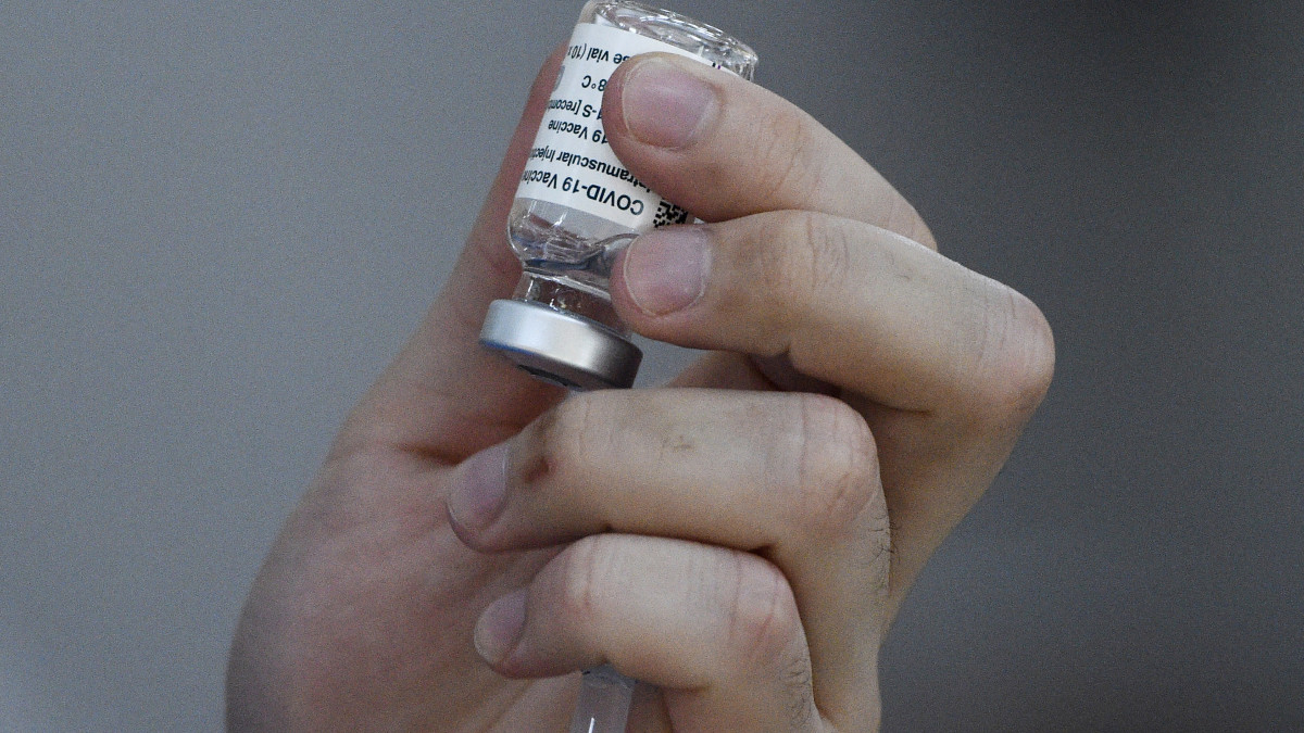 Esta semana se liberarán los primeros lotes de AstraZeneca envasados en el país