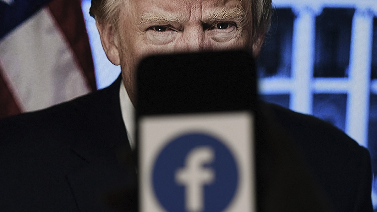 Facebook mantiene veto a Trump de la red social