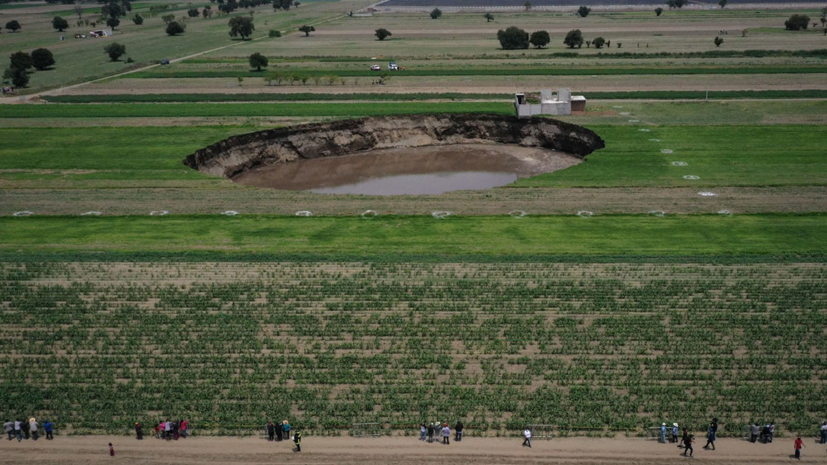 Sedena reforzará perímetro de socavón en Puebla