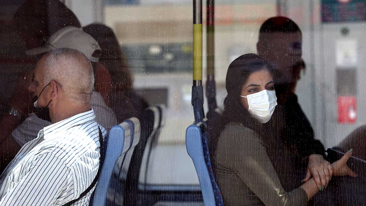 Por repuntes de Covid, Israel vuelve a usar cubrebocas en lugares públicos cerrados