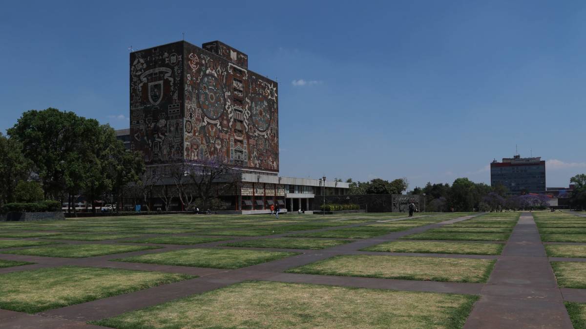 UNAM alerta por documento falso para titulación