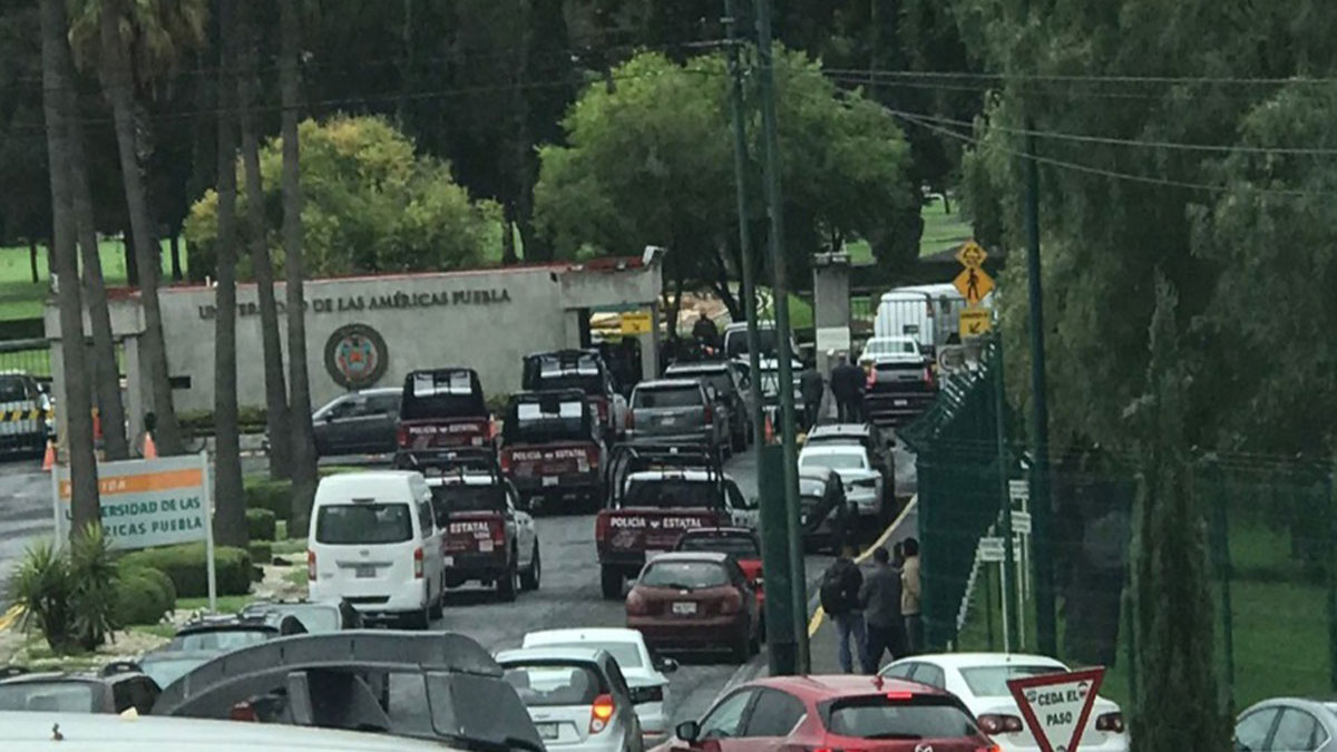 Policías toman instalaciones de la UDLAP en Cholula