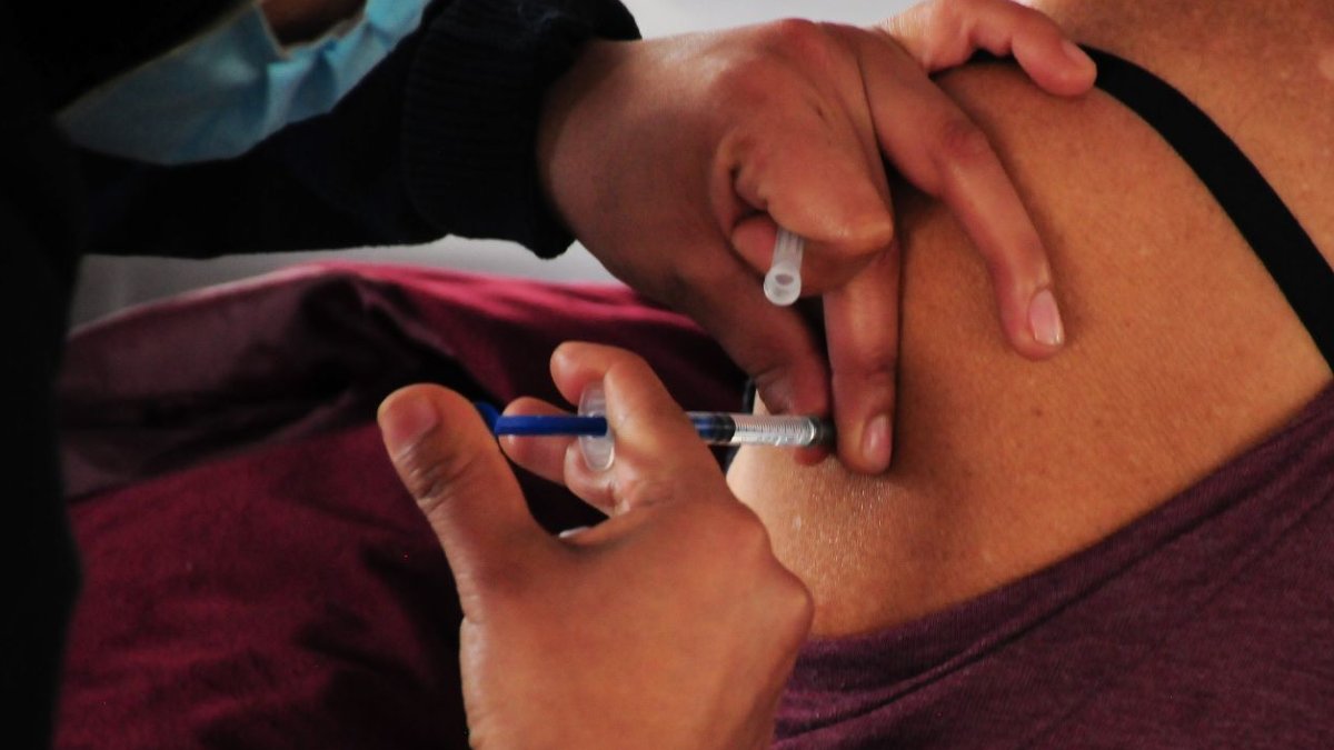 Treintañero, ya te puedes vacunar en estos municipios de Edomex