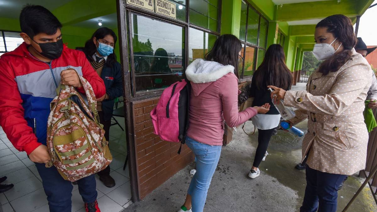 Juez rechaza suspender regreso a clases presenciales; confirma protocolos para retorno