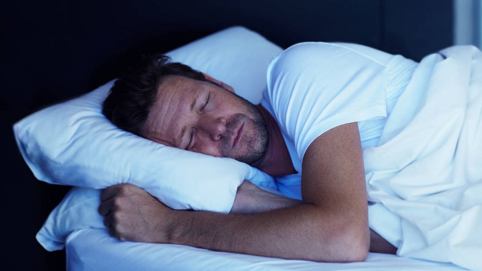 Esta es la mejor hora para irse a dormir y reducir riesgos cardíacos
