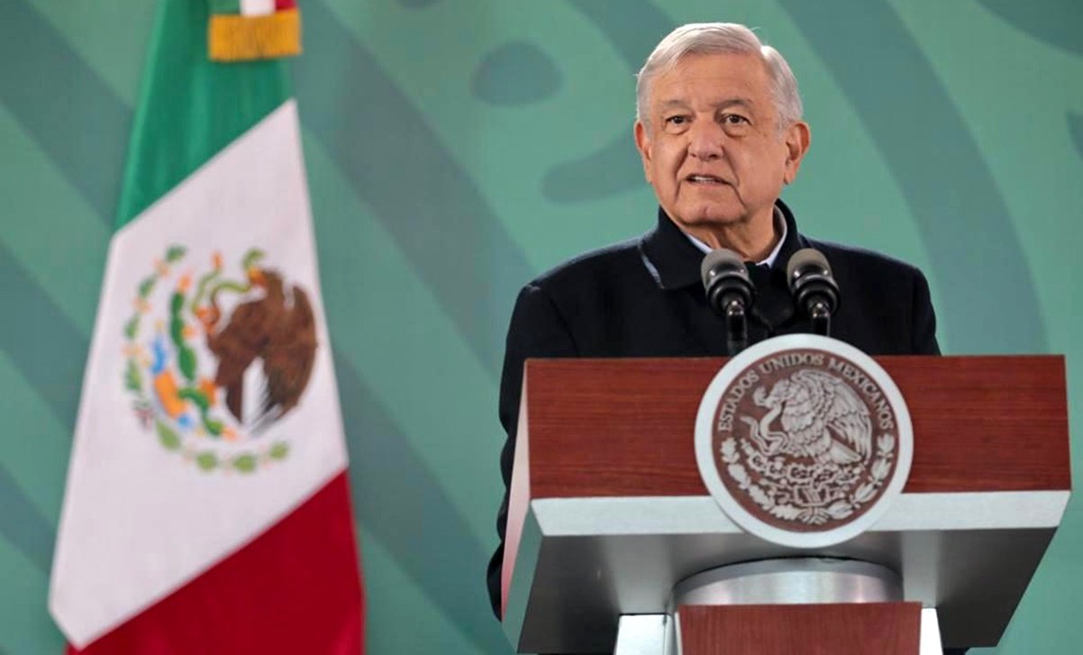 AMLO critica a Vicente Fox por referirse a apoyos de programas sociales como “migajas”