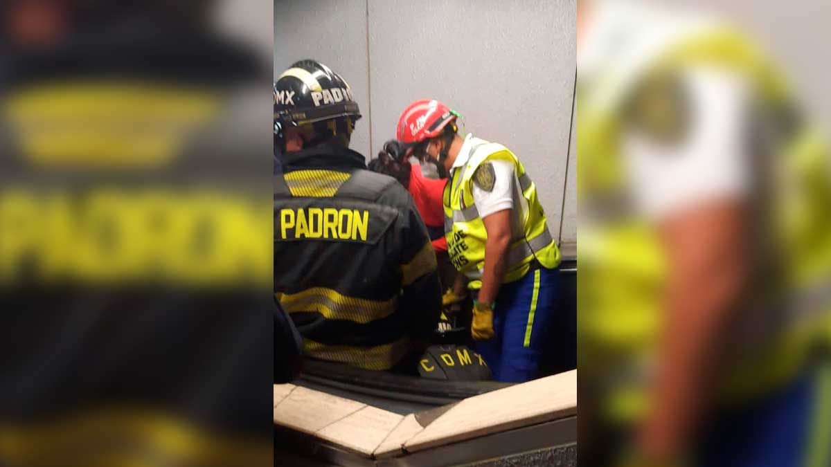 Escaleras eléctricas atrapan pie de niña en Metro de CDMX; ave VIDEO