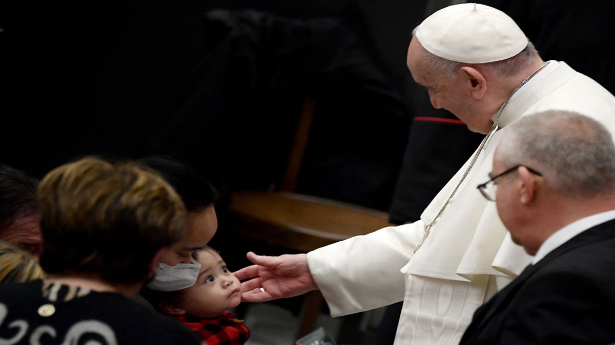 Papa Francisco lamenta que animales remplacen a hijos