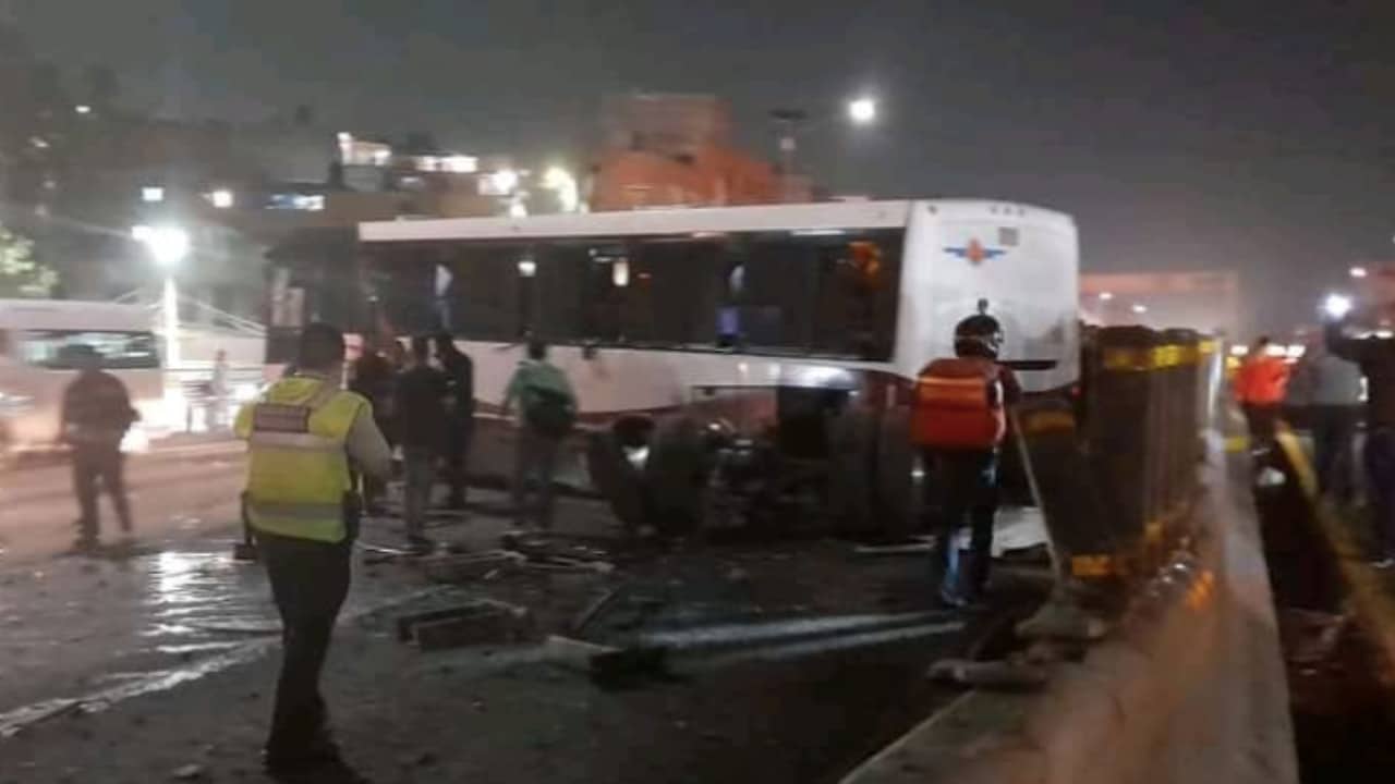Choca autobús en la México-Pachuca; reportan hasta 30 lesionados