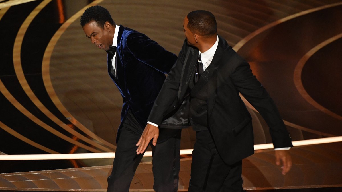 Will Smith estalla en los Oscar 2022 y golpea en la cara a Chris Rock, pero gana como Mejor Actor