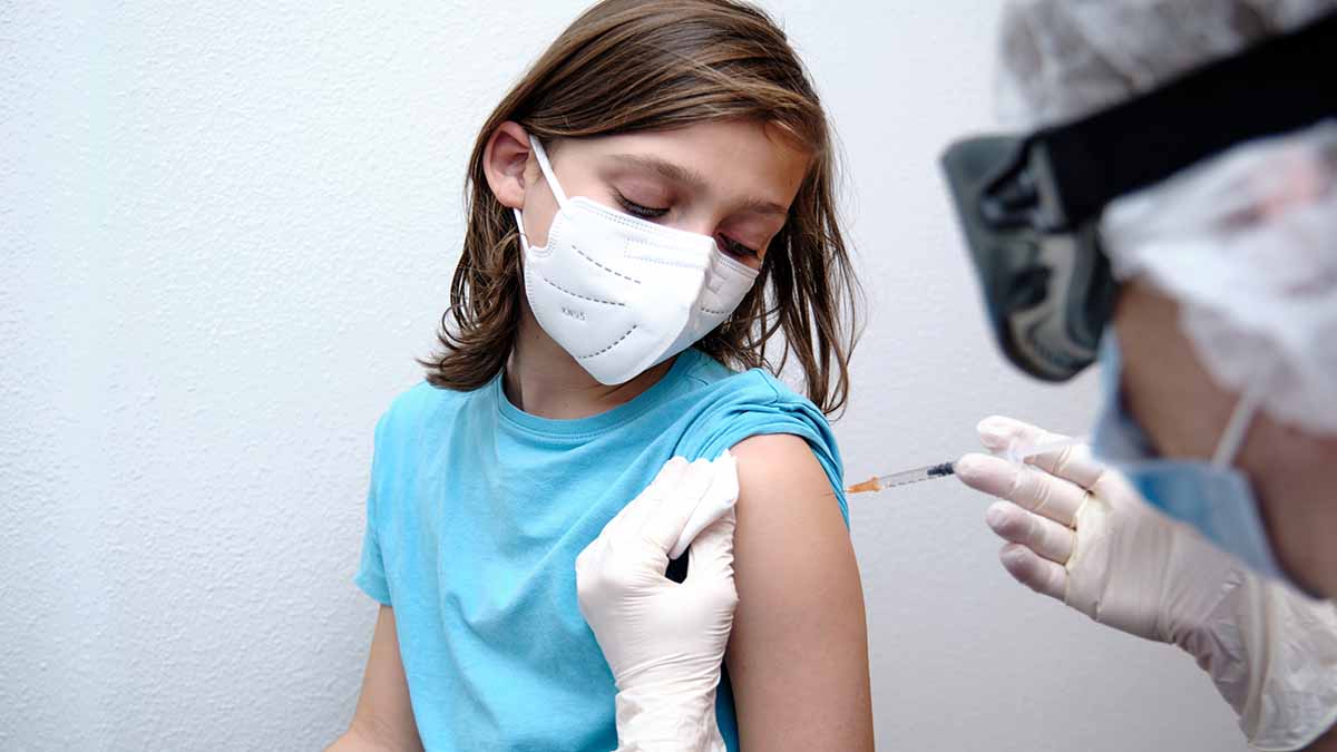Niños desarrollan el doble de anticuerpos contra COVID-19 que los adultos