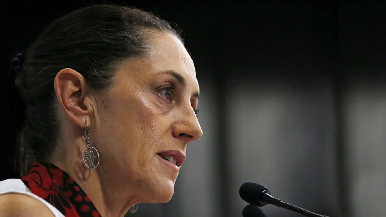 AMLO respalda a Sheinbaum tras rechazar peritaje sobre la L12