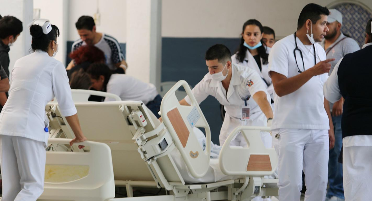 Insabi busca médicos y pueden ganar 49 mil pesos