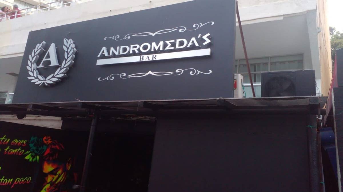 Saldo de 1 muerto y 3 heridos tras ataque armando en bar de Acapulco