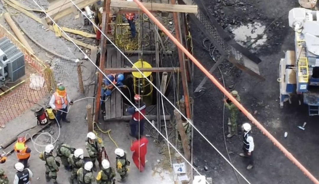 Buzos siguen intentando rescatar a los mineros atrapados; no hay espacio para avanzar