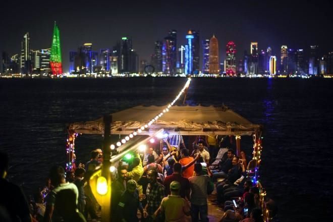 Venden alcohol en Qatar por ‘debajo del agua’