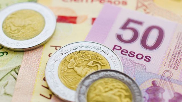 El peso mexicano abre en su mejor nivel en más de dos años y medio