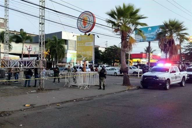 Asesinan a cinco hombres en bar de Acapulco