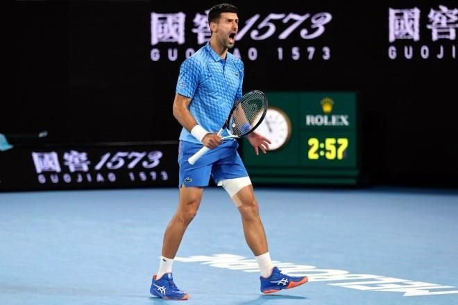 Djokovic avanza a tercera ronda en Australia