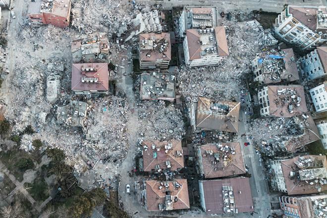 Sismo de magnitud 6.4 sacude región entre Turquía y Siria