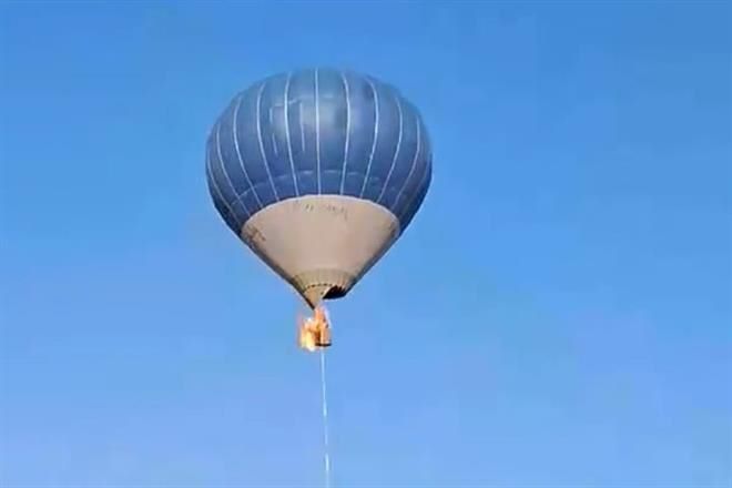 Se incendia y cae globo aerostático en Teotihuacán; mueren 2