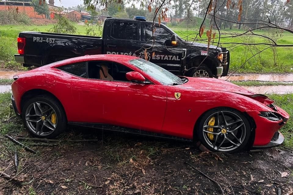 Encuentran Ferrari robado de más de 4 mdp en Jalisco