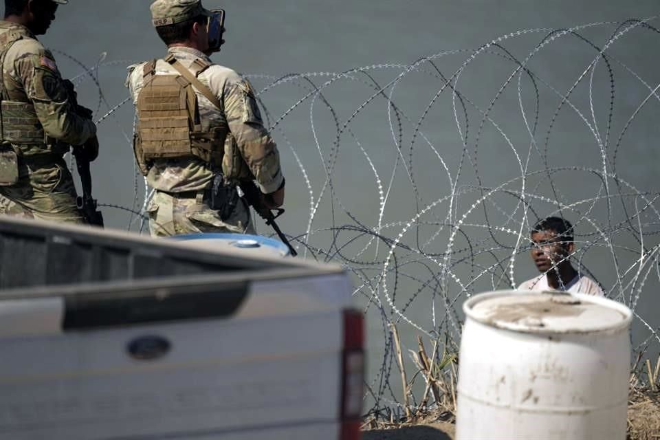 Narra policía de Texas abusos a migrantes en frontera