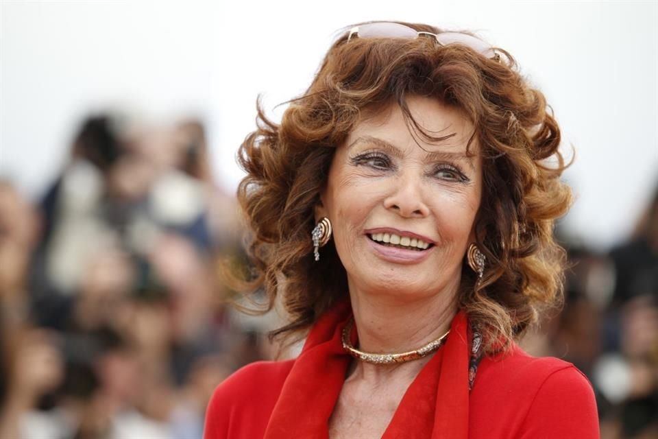 Operan de urgencia a Sophia Loren de la cadera