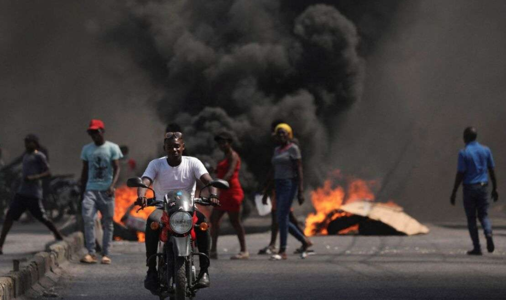 El Gobierno de Haití ha anunciado el estado de emergencia y la implementación de un toque de queda en ciertas áreas del país