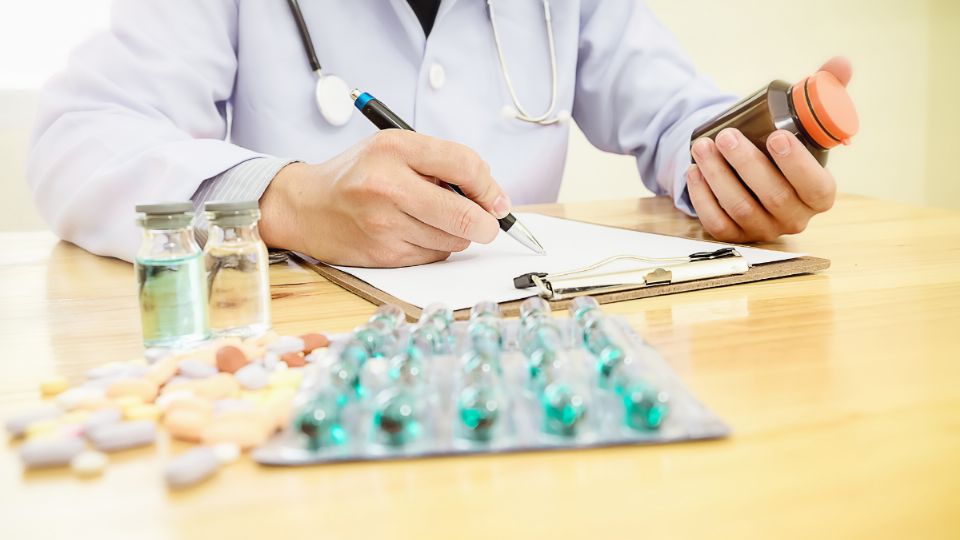 Cofepris ha identificado siete empresas adicionales que operan de manera irregular en la distribución de medicamentos en cinco estados del país