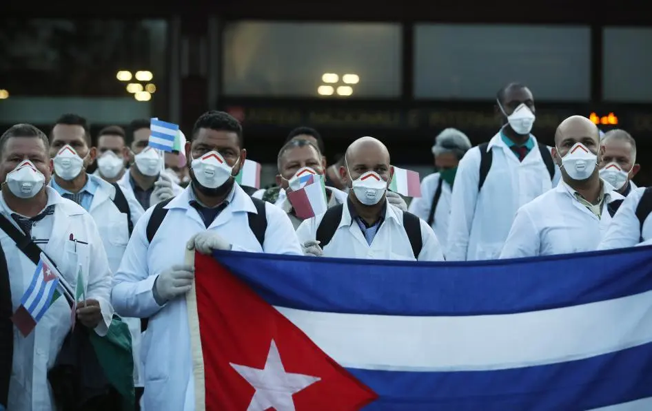Zoé Robledo anuncia la incorporación de otros 2,700 médicos de Cuba