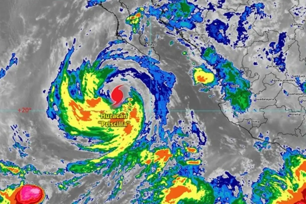 Huracán Priscilla se degrada a categoría 1 rumbo a Baja California Sur
