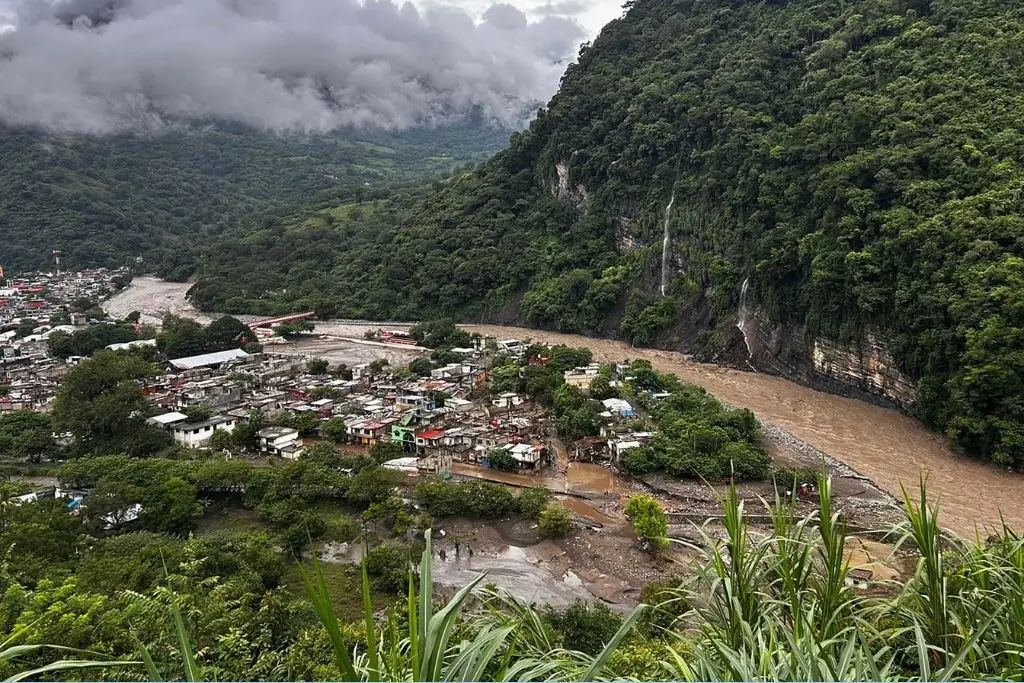 Aumentan a 78 los fallecidos por inundaciones en México