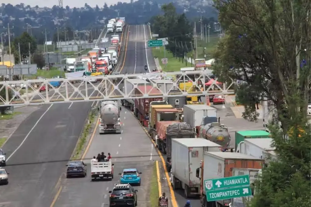 Transportistas anuncian megabloqueo nacional para el 24 de noviembre; exigen seguridad