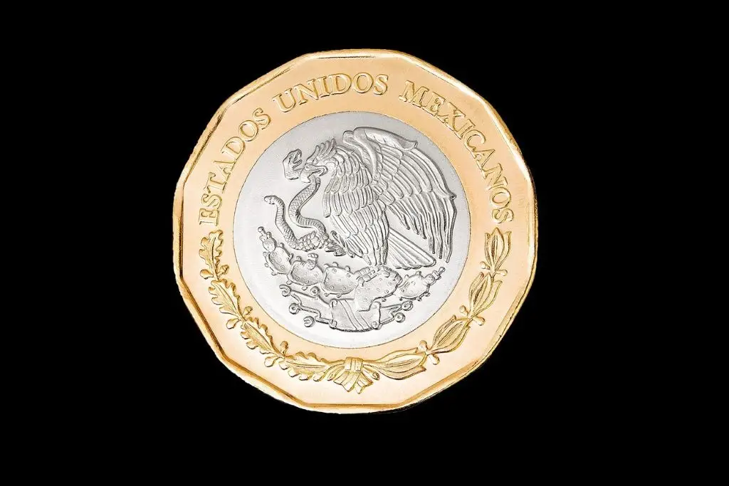 Sheinbaum propone nueva moneda de 20 pesos con imagen del Templo de Kukulkán