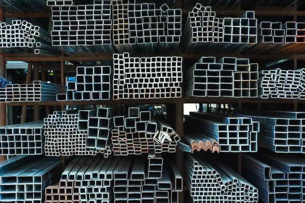 México detecta 750 empresas del acero presuntamente irregulares y suspende a 350 firmas 