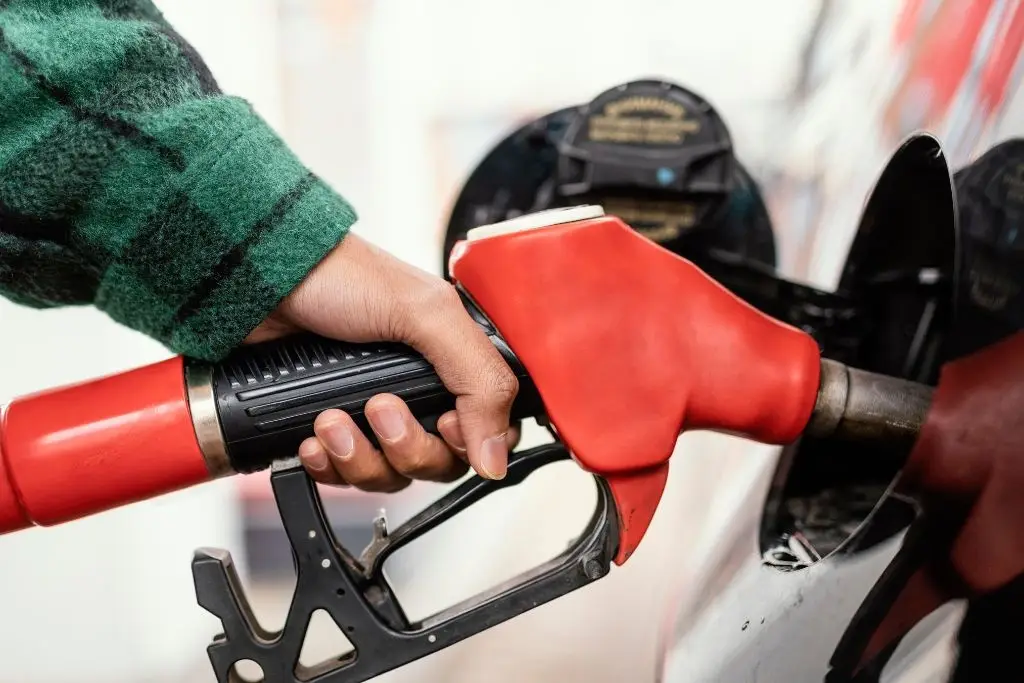 Gobierno y gasolineros refrendan el acuerdo de estabilización del precio del diésel