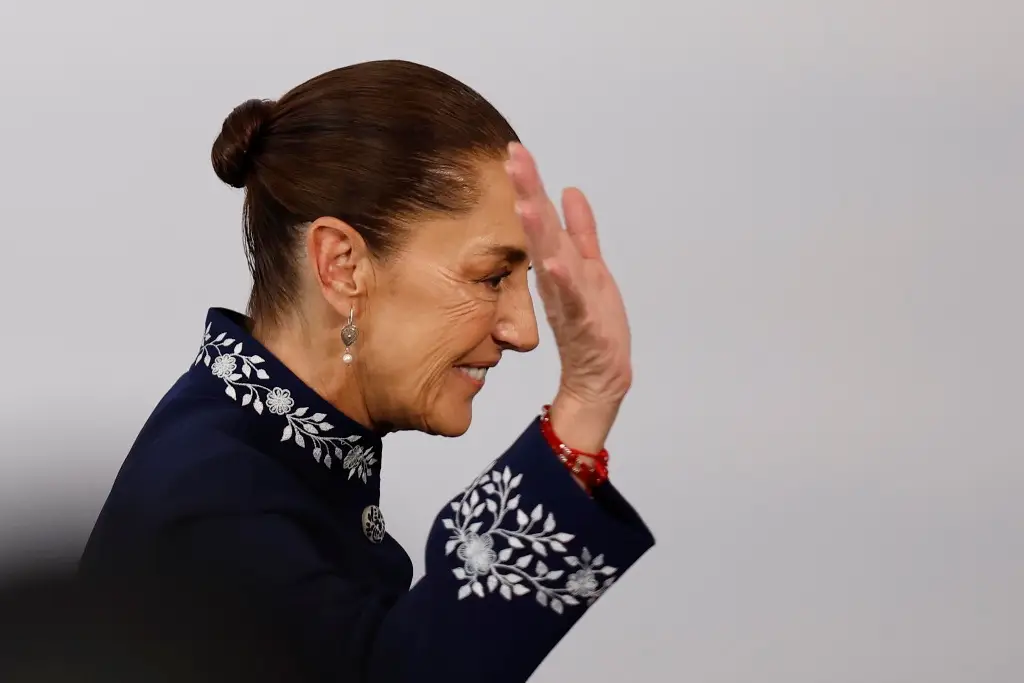 Sheinbaum ofrece México como sede de la cumbre en defensa de la democracia en 2027