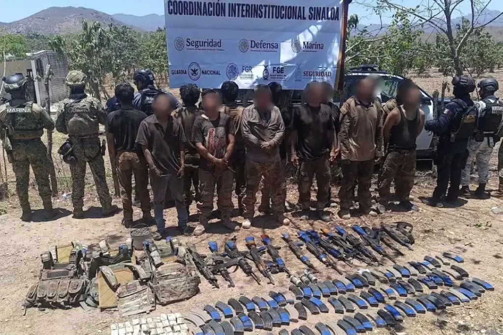 Marina detiene a 13 presuntos miembros de ‘Los Chapitos’ tras enfrentamiento en Sinaloa 